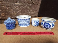 Lot of 4 ea blue and white ceramic pots