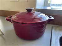 Small enamel cast Dutch oven (kitchen)