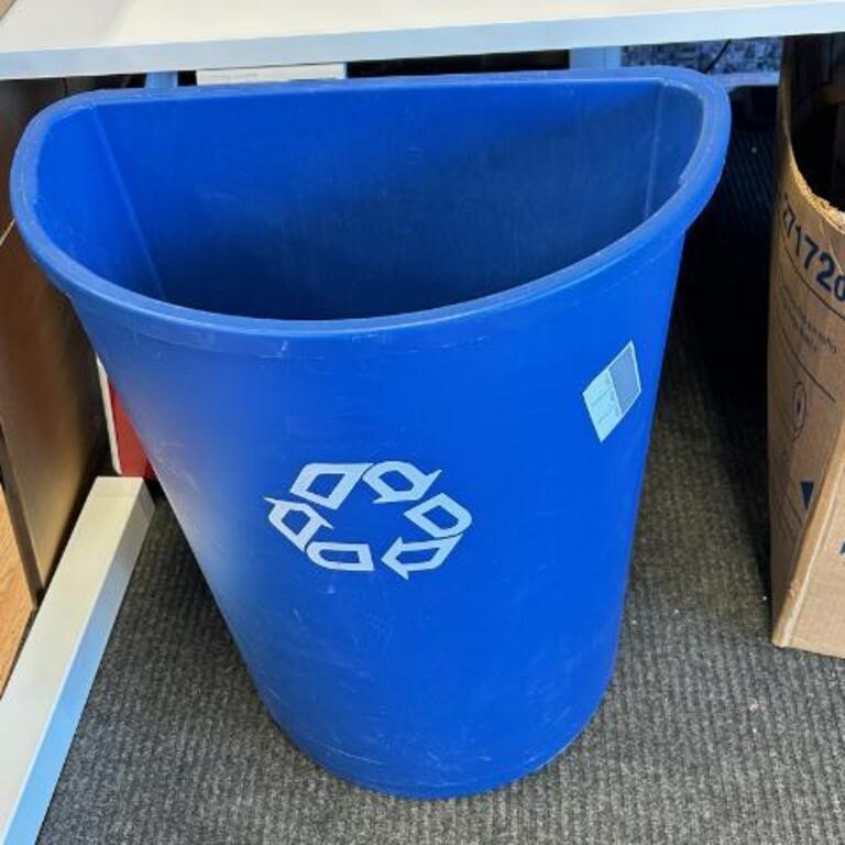 LARGE RECYCLE  RECEPTICLE 30 GAL