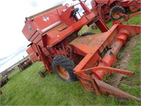 MF. 205 old SP. Combine w/No cab. (parts ONLY)