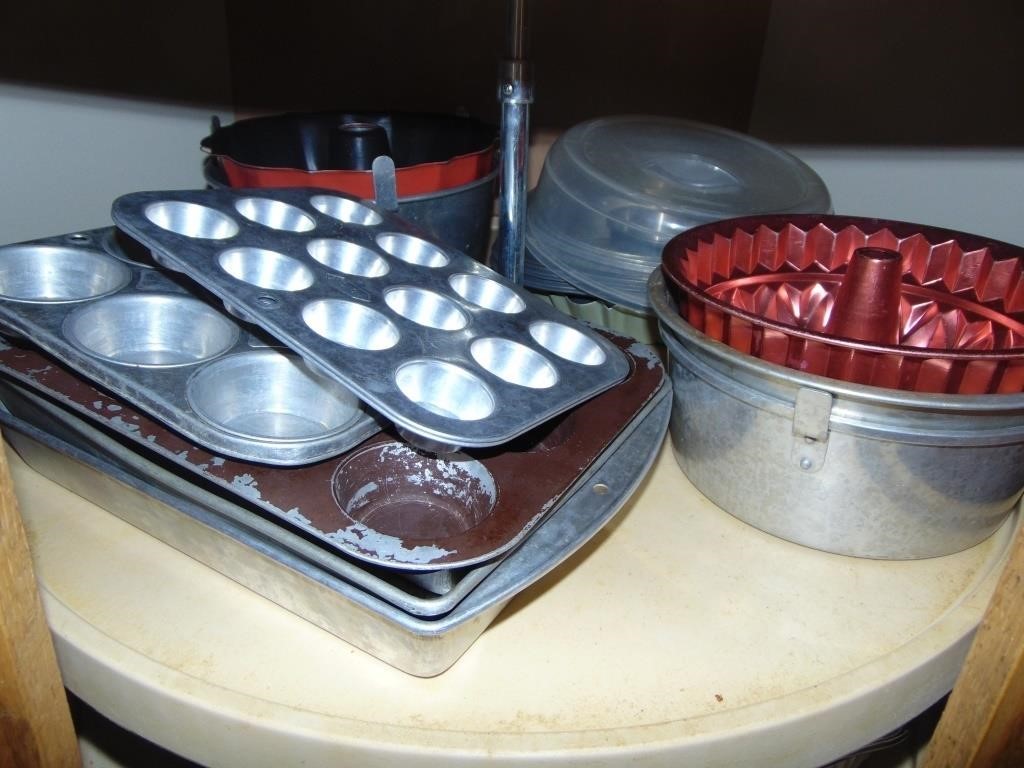 Metal Bakeware Lot