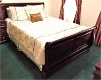 Wood Queen Size Sleigh Bed