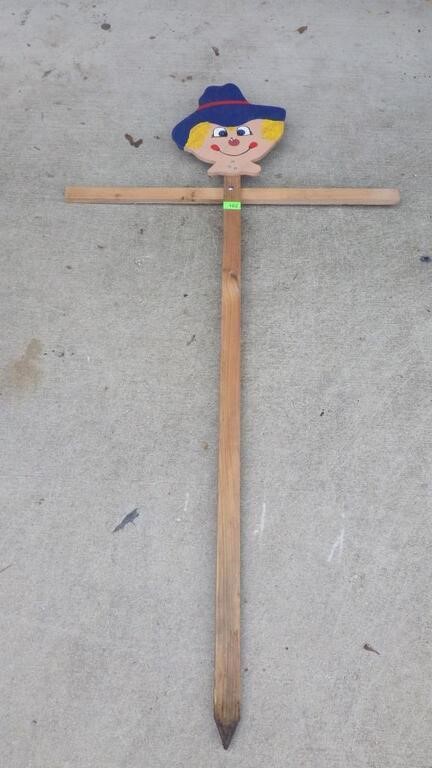 WOODEN SCARECROW STAKE 68"