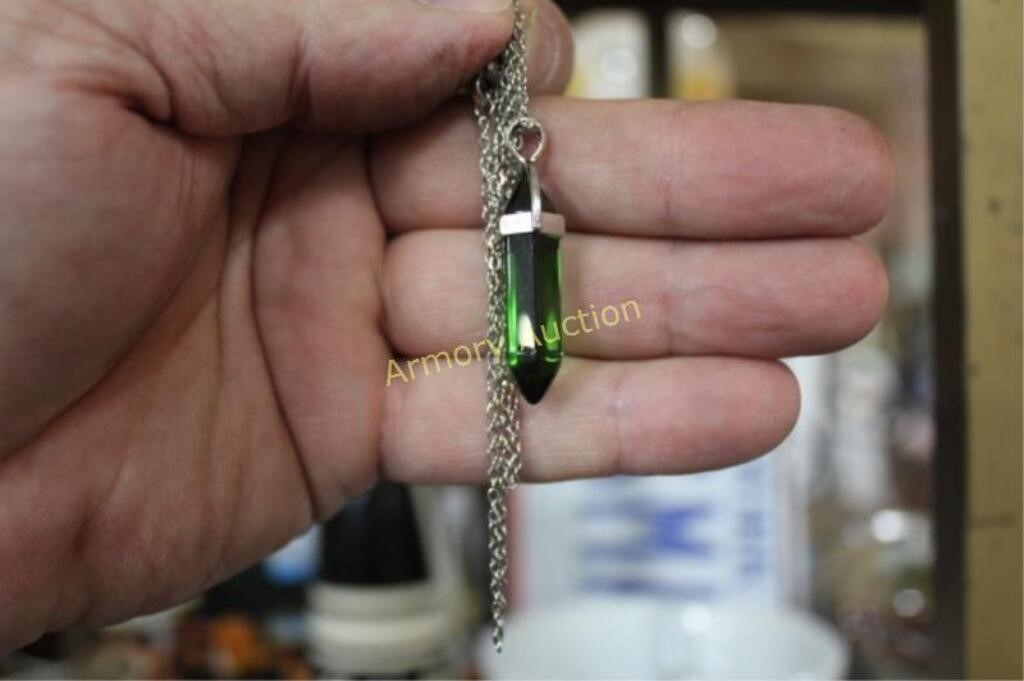 GREEN CRYSTAL PENDANT AND CHAIN