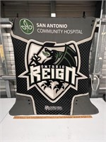 ONTARIO REIGN HOCKEY THROW