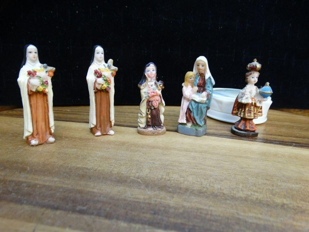 Vtg Hand Painted Sisters /  Nuns Figurines