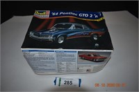 Revell '64 Pontiac GTO 2 'n 1 Model