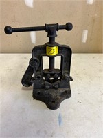 Cast iron pipe vice