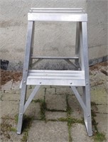 Two Step Aluminum Ladder 22.5" x 15.5" x 18.5