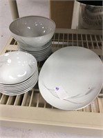 Miscellaneous china pieces