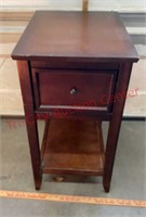 >End Table w/ Drawer