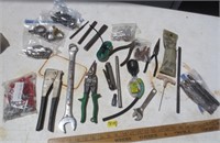 Tools, tin snips, punches, metric hex key set