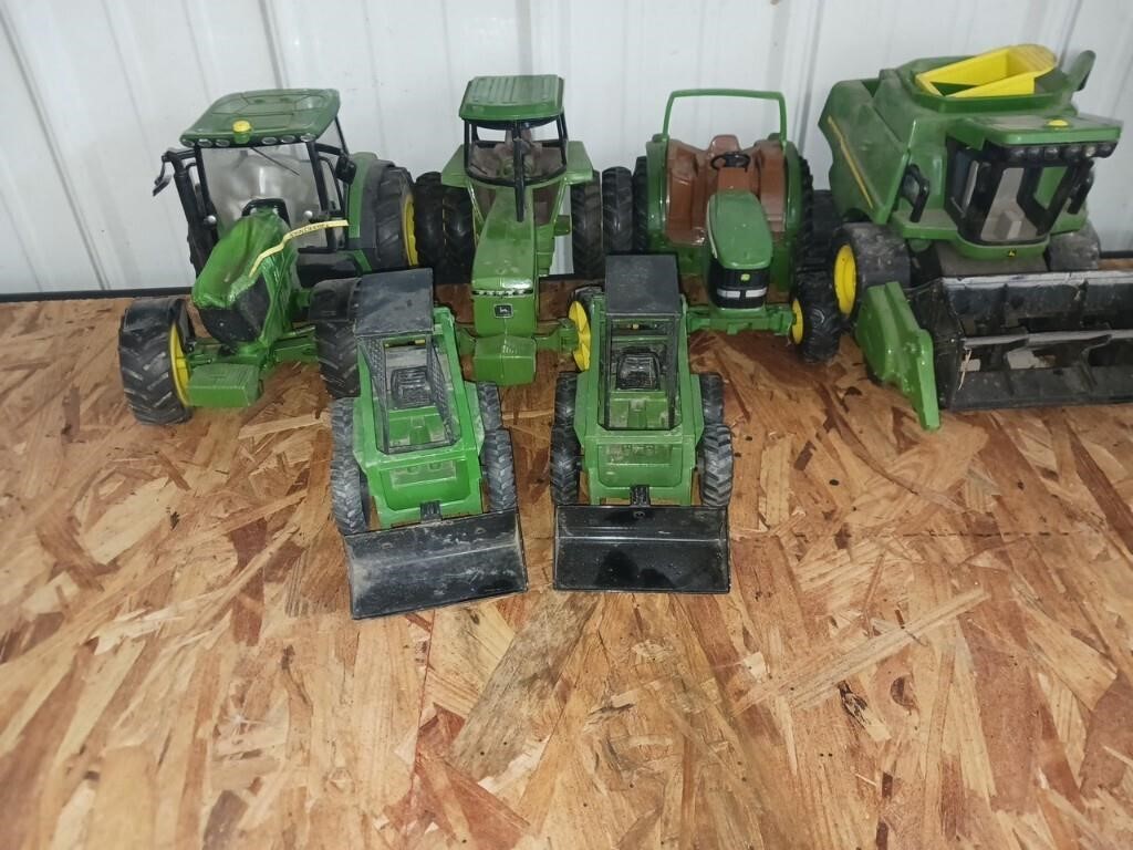 Toy John Deere tractor lot