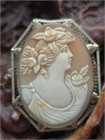 14K Gold Carved Shell Cameo / Brooch / Pendant