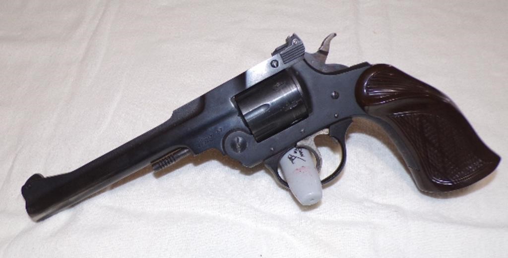 Iver Johnson Viking 67 .22 revolver w/holster ***