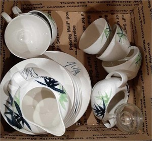 (22) piece dish set made in Japan
