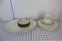 VINTAGE PLATES AND PLATTER- INCLUDING FIRE KING