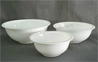 Pyrex Frosted White Glass 3 Piece Mixing Bowl Set