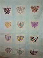 Vintage handmade baby quilt approx 46" x 58"