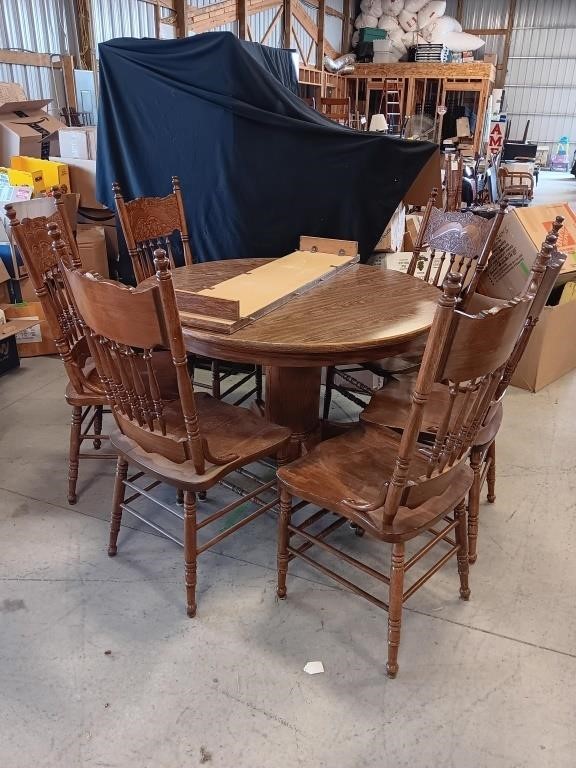 Wood Pedestal Dining Table with Leaf And 6 Chairs