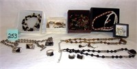bracelets/earrings/necklaces