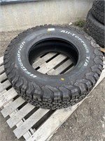 Tire 35x12.50R18LT