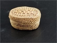 Tiny lidded grass basket, 1" tall x 2" across