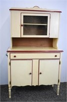 COUNTRY KITCHEN OVERPAINTED CABINET