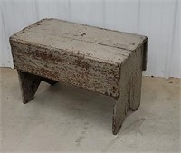 Small bucket bench 28"l 18"t