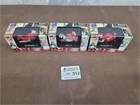 3 Ducati 1:32 bikes New in box