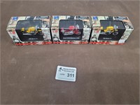 3 Ducati 1:32 bikes New in box