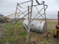 500 Gallon Fuel tank with 8ft metal stand