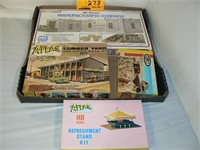 4 BOXED TRAIN LAYOUT BUILDINGS