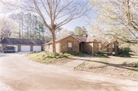 3,686 sq ft Home on 3.83 ac w/ Pond in Powell, TN