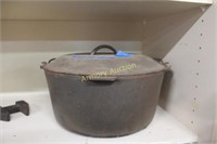 LARGE USA CAST IRON DUTCH OVEN W/ LID - CHAIN
