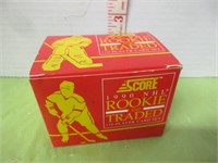 1990 SCORE SET ROOKIE & TRADE HOCKEY CARDS IN BOX