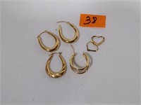14kt Gold unmatch earring 3.5 grams
