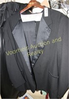 Robert Wagner Collection Tuxedo set: