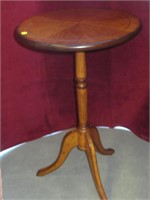 SMALL ROUND BOMBAY TABLE