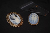 2 cameo broaches/pins