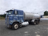 1988 Freightliner FL112 19' T/A Tar Truck