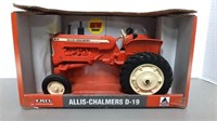 Ertl 1/16 AGCO Allis Chalmers D-19 Tractor