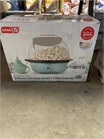 Dash stirring popcorn maker