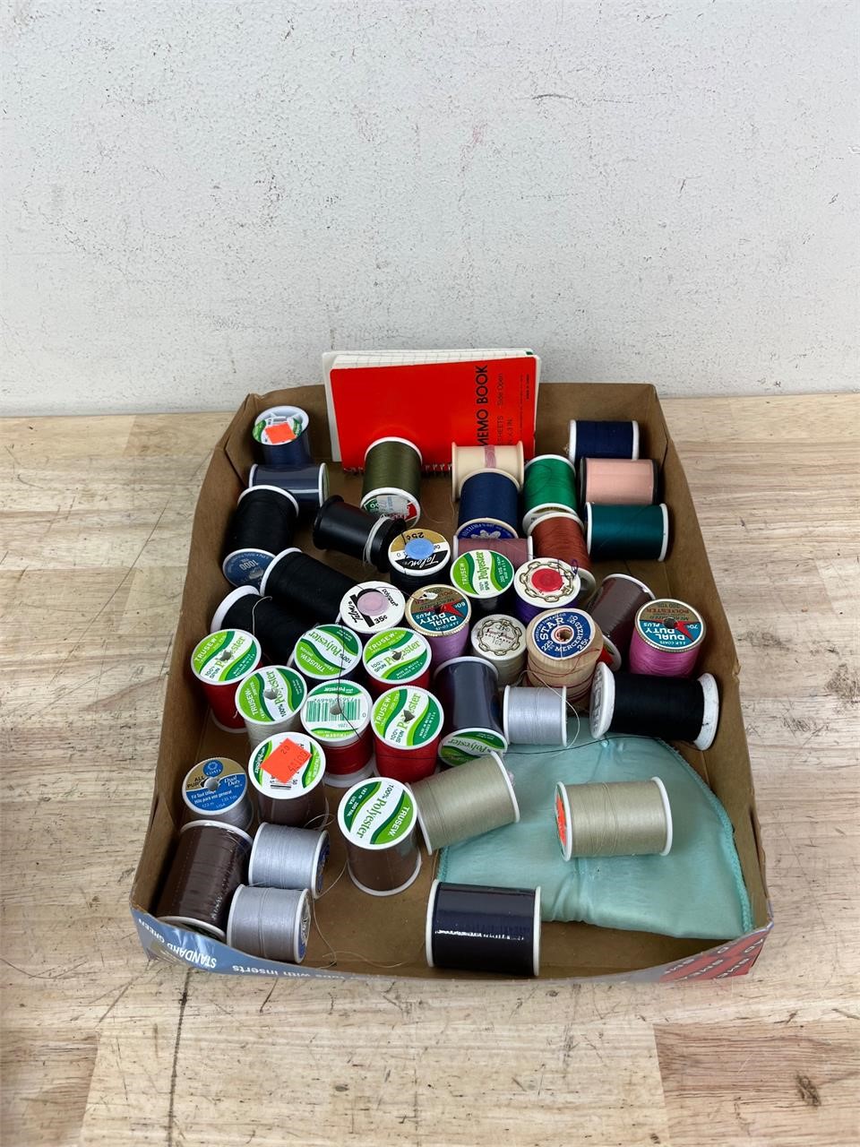 Lot of sewing thread