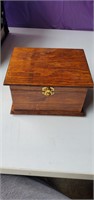 #1382 small vintage box