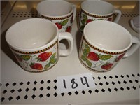 4 Strawberry pattern coffee cups