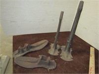 2 Cast Iron Stands and Shoe Forms 1 Shoe Chipped