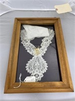 Wood Display Case w/Handkerchief - Collar