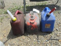 131) 2 5gal gas can and metal boat gas tank