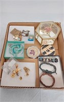 JEWLERY LOT- NECKLACES- BRACLETS AND MORE